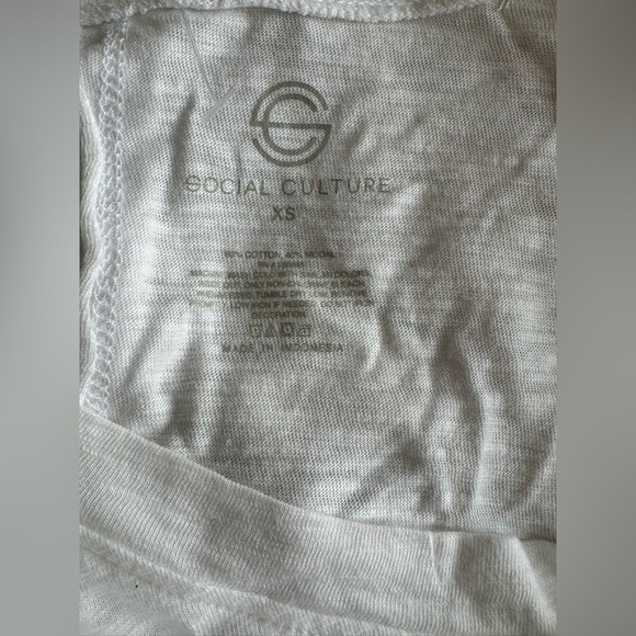 NWOT Almafi Coast Cropped T Shirt Size XS/S - Picture 2 of 3